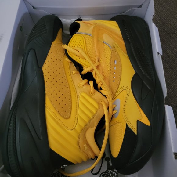 J. Cole basketball shoes - Picture 2 of 3